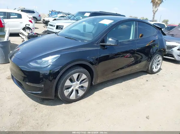 7SAYGDEE8RF078151 2024 TESLA MODEL Y - Image 2