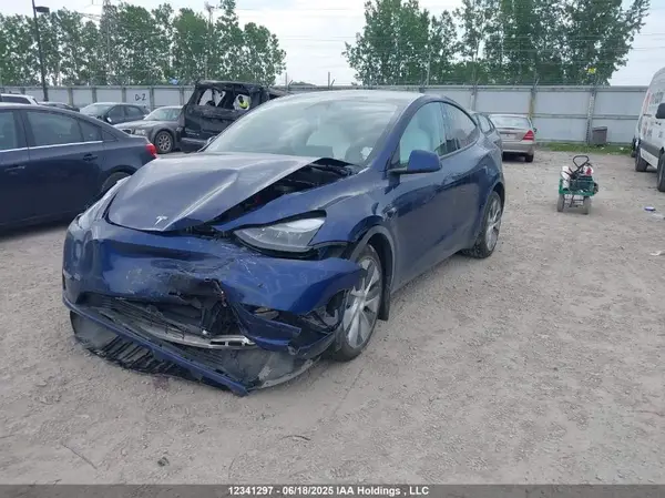 7SAYGDEE8RF084404 2024 TESLA MODEL Y - Image 2