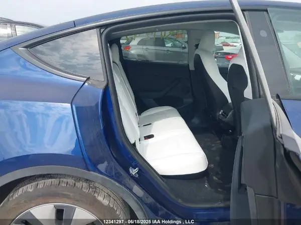 7SAYGDEE8RF084404 2024 TESLA MODEL Y - Image 8