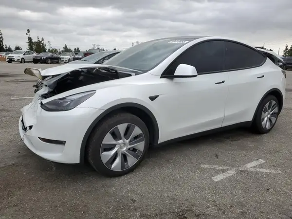 7SAYGDEE8RF088808 2024 TESLA MODEL Y - Image 1
