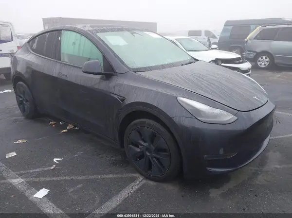 7SAYGDEE8RF113996 2024 TESLA MODEL Y - Image 1