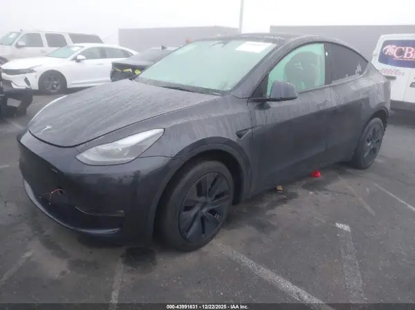 7SAYGDEE8RF113996 2024 TESLA MODEL Y - Image 2