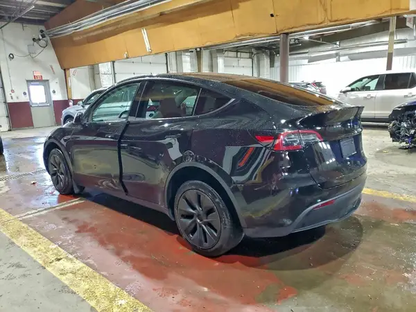 7SAYGDEE8RF130300 2024 TESLA MODEL Y - Image 2