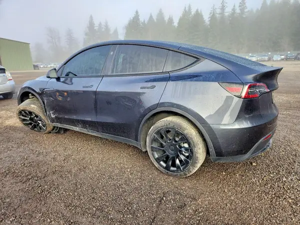 7SAYGDEE8RF149087 2024 TESLA MODEL Y - Image 2