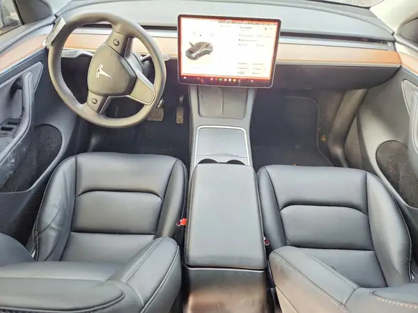 7SAYGDEE8RF149087 2024 TESLA MODEL Y - Image 8