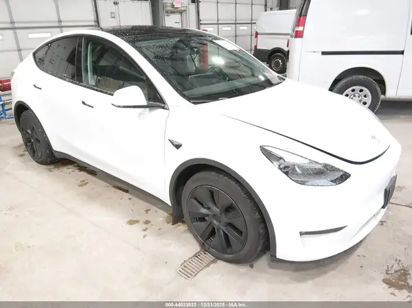 7SAYGDEE8RF150904 2024 TESLA MODEL Y - Image 1