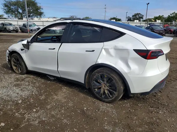 7SAYGDEE8RF153379 2024 TESLA MODEL Y - Image 2