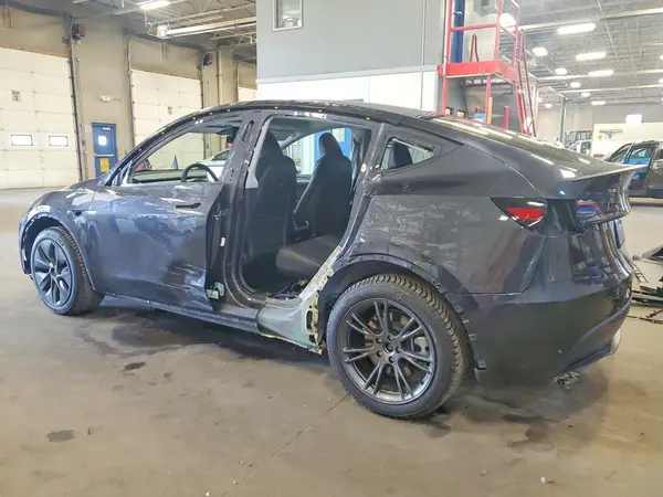 7SAYGDEE8RF156444 2024 TESLA MODEL Y - Image 2