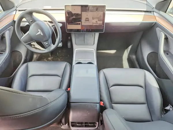 7SAYGDEE8RF160817 2024 TESLA MODEL Y - Image 8