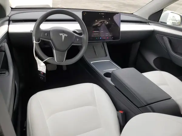 7SAYGDEE8RF165984 2024 TESLA MODEL Y - Image 8
