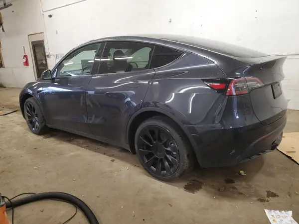 7SAYGDEE8RF176659 2024 TESLA MODEL Y - Image 2