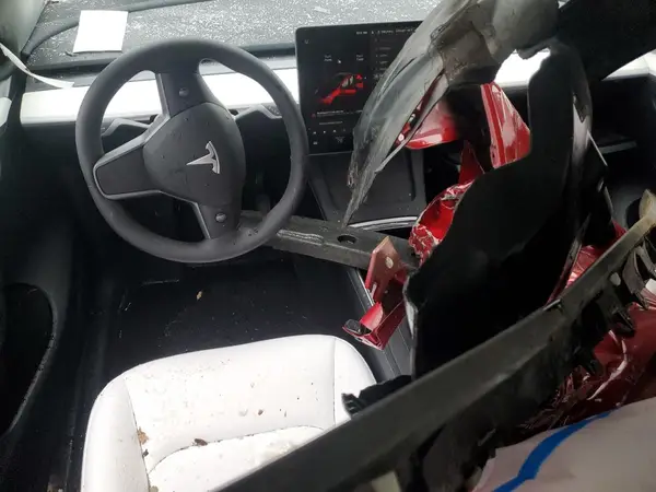 7SAYGDEE8RF183711 2024 TESLA MODEL Y - Image 8