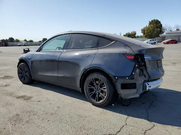 7SAYGDEE8RF184146 2024 TESLA MODEL Y - Image 2