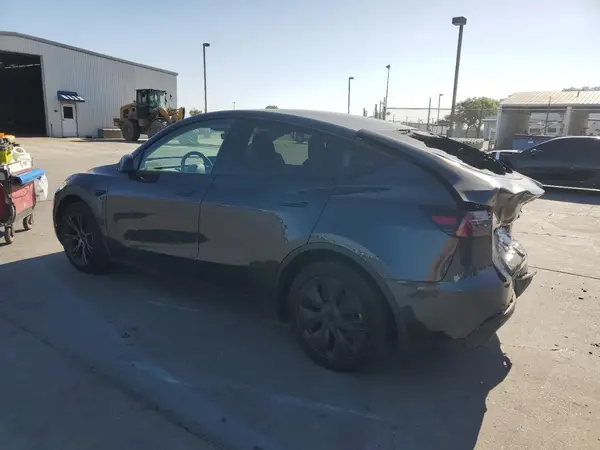 7SAYGDEE8RF196605 2024 TESLA MODEL Y - Image 2