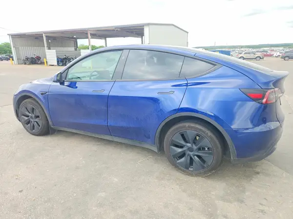 7SAYGDEE8RF201611 2024 TESLA MODEL Y - Image 2