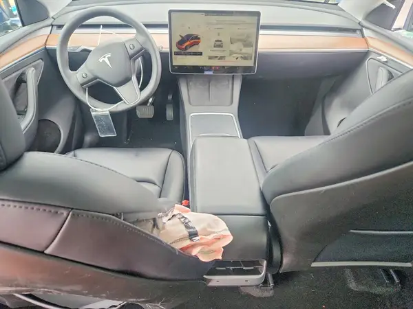 7SAYGDEE8RF201611 2024 TESLA MODEL Y - Image 8