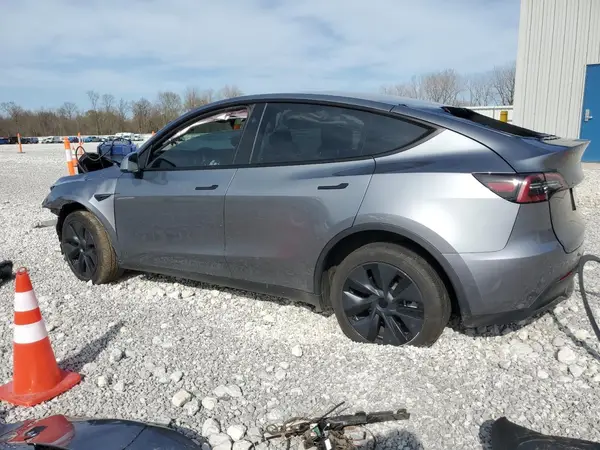 7SAYGDEE8RF201768 2024 TESLA MODEL Y - Image 2