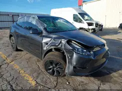 7SAYGDEE8RF208848 2024 TESLA MODEL Y