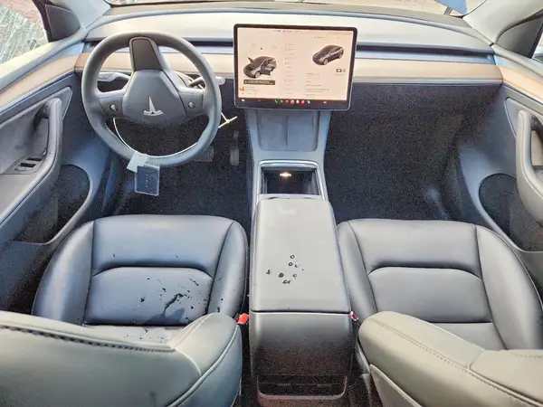 7SAYGDEE8RF988821 2024 TESLA MODEL Y - Image 8