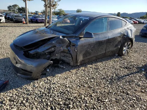 7SAYGDEE8RF995901 2024 TESLA MODEL Y - Image 1