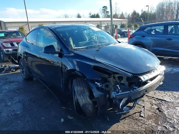 7SAYGDEE8SA336591 2025 TESLA MODEL Y - Image 1