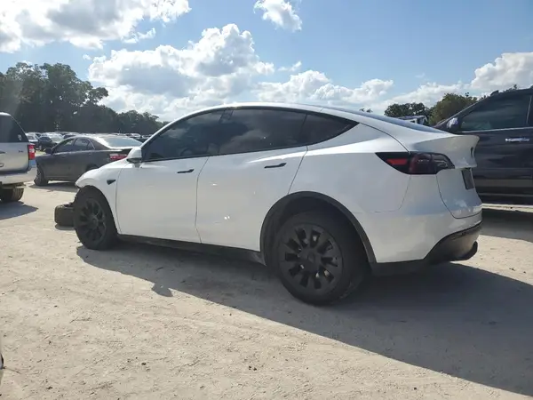 7SAYGDEE8SA342620 2025 TESLA MODEL Y - Image 2