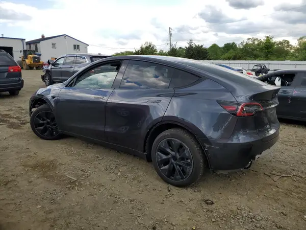 7SAYGDEE8SA344335 2025 TESLA MODEL Y - Image 2