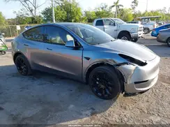 7SAYGDEE8SA351818 2025 TESLA MODEL Y