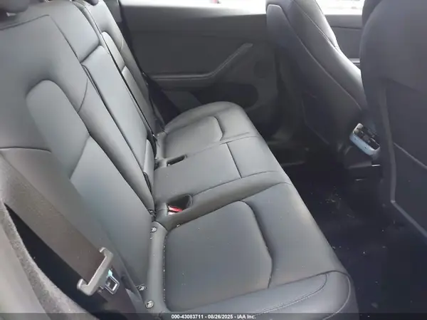 7SAYGDEE8SA352337 2025 TESLA MODEL Y - Image 8