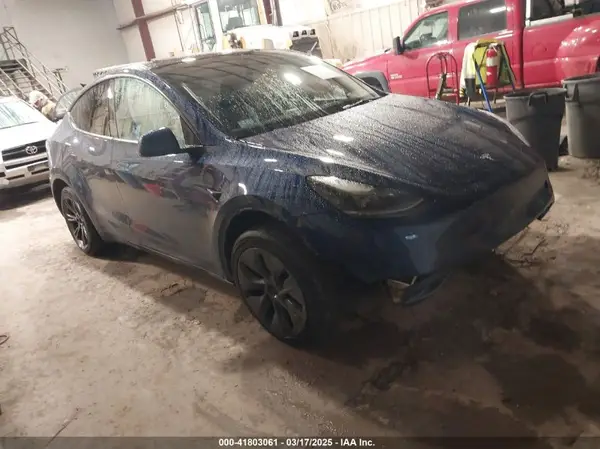 7SAYGDEE8SA359773 2025 TESLA MODEL Y - Image 1