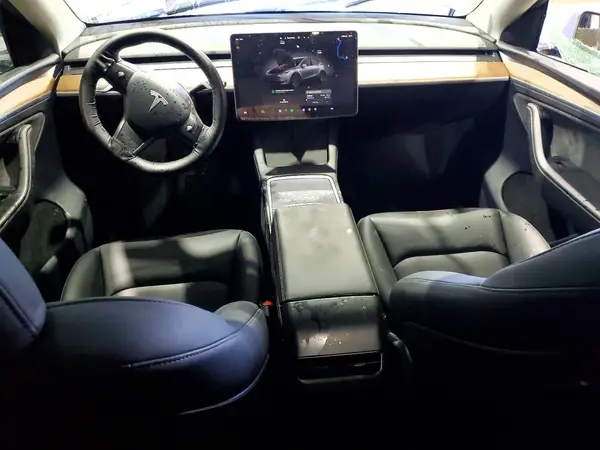 7SAYGDEE8SA366349 2025 TESLA MODEL Y - Image 8