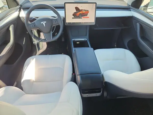 7SAYGDEE8SA366657 2025 TESLA MODEL Y - Image 8