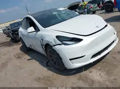 7SAYGDEE8SA370093 2025 TESLA MODEL Y