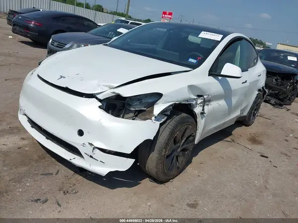 7SAYGDEE8SA370093 2025 TESLA MODEL Y - Image 2