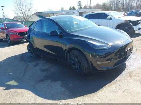 7SAYGDEE8SF215675 2025 TESLA MODEL Y - Image 1