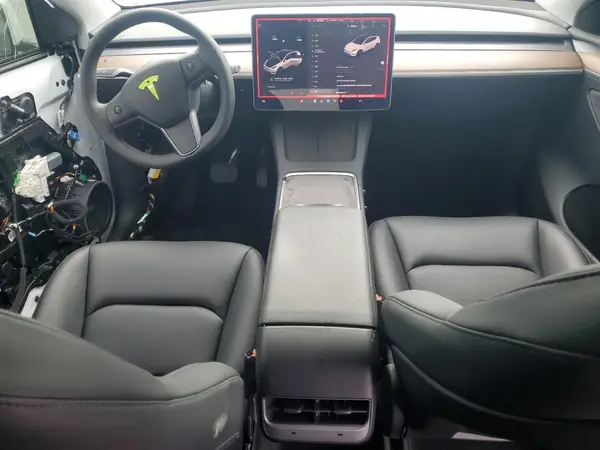 7SAYGDEE8SF218902 2025 TESLA MODEL Y - Image 8
