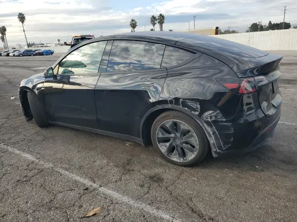 7SAYGDEE8SF219130 2025 TESLA MODEL Y - Image 2