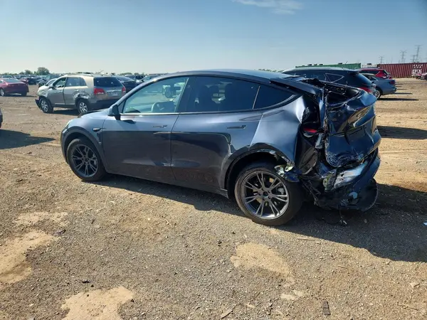 7SAYGDEE8SF219421 2025 TESLA MODEL Y - Image 2