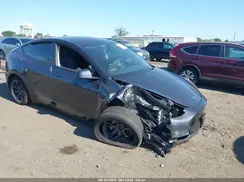7SAYGDEE8SF222433 2025 TESLA MODEL Y
