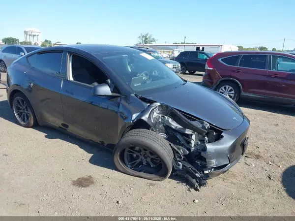 7SAYGDEE8SF222433 2025 TESLA MODEL Y - Image 1