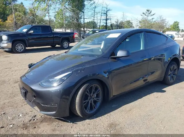 7SAYGDEE8SF222433 2025 TESLA MODEL Y - Image 2