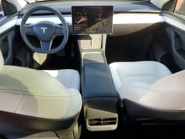 7SAYGDEE8SF235022 2025 TESLA MODEL Y - Image 8