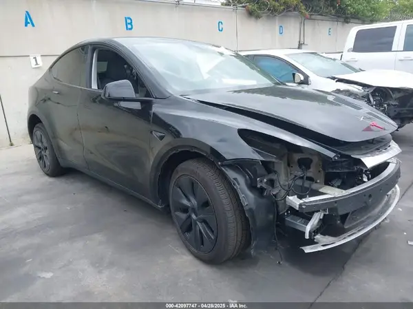 7SAYGDEE8SF238387 2025 TESLA MODEL Y - Image 1