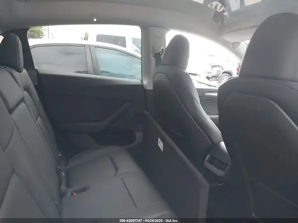 7SAYGDEE8SF238387 2025 TESLA MODEL Y - Image 8