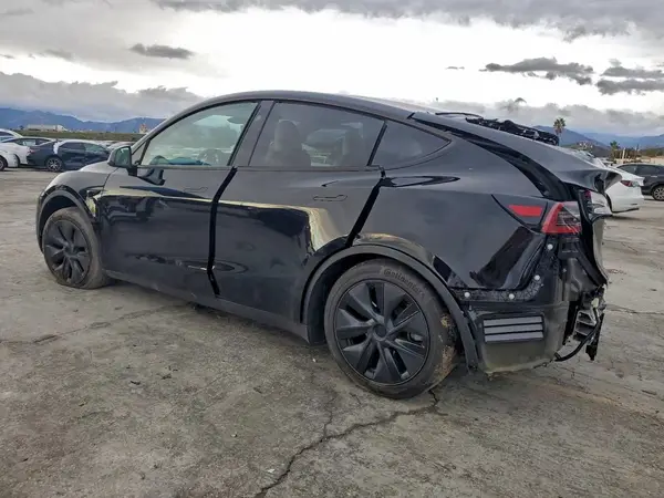 7SAYGDEE8SF239703 2025 TESLA MODEL Y - Image 2
