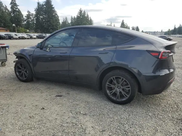 7SAYGDEE8SF240267 2025 TESLA MODEL Y - Image 2