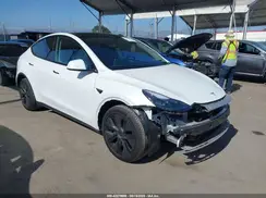 7SAYGDEE8SF256856 2025 TESLA MODEL Y