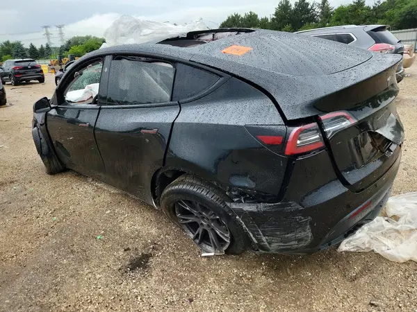 7SAYGDEE8SF258297 2025 TESLA MODEL Y - Image 2