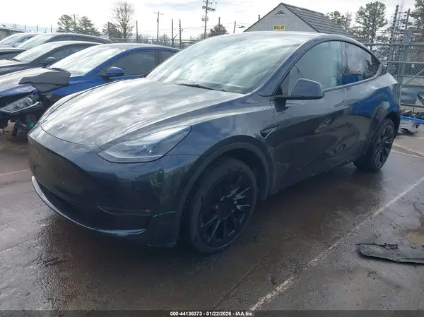 7SAYGDEE8SF270675 2025 TESLA MODEL Y - Image 2