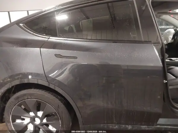 7SAYGDEE8SF286147 2025 TESLA MODEL Y - Image 8